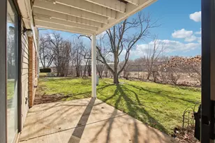 951 Yosemite Trail, Roselle, IL 60172 - Photo 15