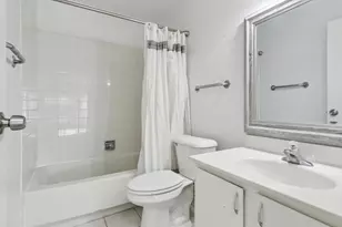 951 Yosemite Trail, Roselle, IL 60172 - Photo 13