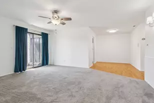 951 Yosemite Trail, Roselle, IL 60172 - Photo 9