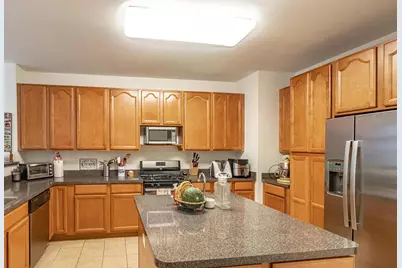 721 Summit Lane, Vernon Hills, IL 60061 - Photo 9