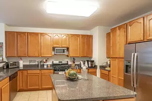 721 Summit Ln, Vernon Hills, IL 60061 - Photo 9