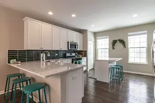 523 Town Center Blvd, Gilberts, IL 60136 - Photo 3