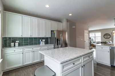 523 Town Center Boulevard, Gilberts, IL 60136 - Photo 5