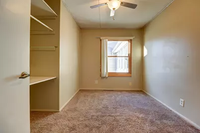 811 W 19th Street, Sterling, IL 61081 - Photo 13