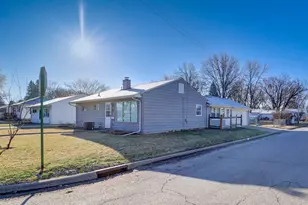 811 W 19th St, Sterling, IL 61081 - Photo 21