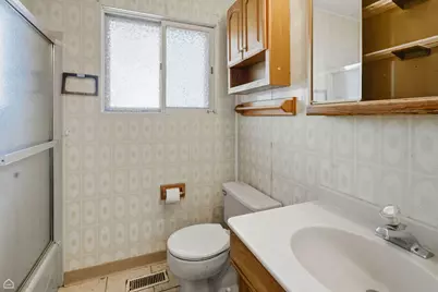 646 Dickens Avenue, Glendale Heights, IL 60139 - Photo 13