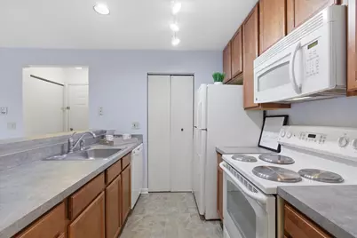 202 Glengarry Drive #206, Bloomingdale, IL 60108 - Photo 3