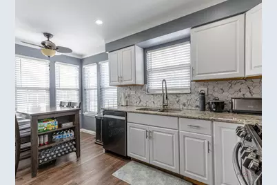 325 Green Knoll Lane #325, Streamwood, IL 60107 - Photo 9