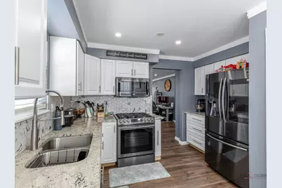 325 Green Knoll Lane #325, Streamwood, IL 60107 - Photo 7