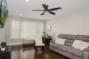 11046 S Ewing Ave, Chicago, IL 60617 - Photo 3