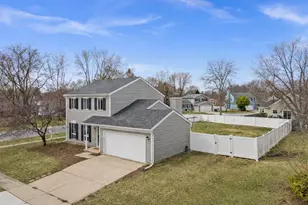 2S130 Waltham Ct, Warrenville, IL 60555 - Photo 3