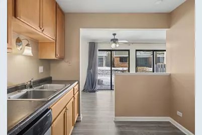 402 Sandalwood Lane #C1, Schaumburg, IL 60193 - Photo 9