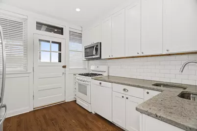 2322 W Farwell Avenue #3W, Chicago, IL 60645 - Photo 9