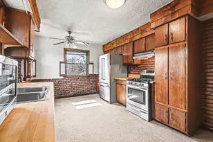 1S165 Buttercup Ln, Villa Park, IL 60181 - Photo 7