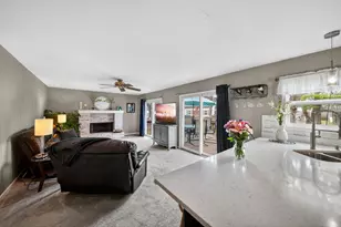 701 Lindsay Ln, West Dundee, IL 60118 - Photo 23