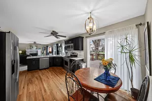 701 Lindsay Ln, West Dundee, IL 60118 - Photo 19