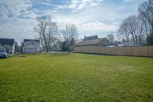 815 Pearl St, Belvidere, IL 61008 - Photo 33