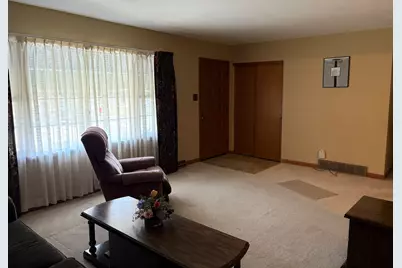 215 Phyllis Avenue, Rochelle, IL 61068 - Photo 3