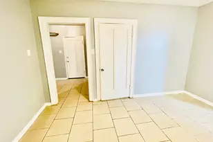 2300 W Granville Ave, Chicago, IL 60659 - Photo 9