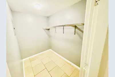 2300 W Granville Avenue #G, Chicago, IL 60659 - Photo 11