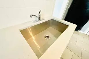 2300 W Granville Ave, Chicago, IL 60659 - Photo 21