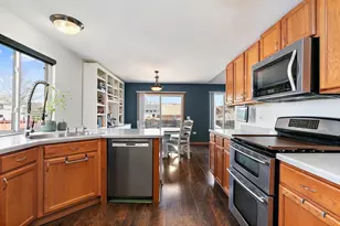 1335 Deerpath Rd, Aurora, IL 60506 - Photo 13