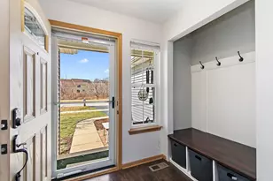 1335 Deerpath Rd, Aurora, IL 60506 - Photo 3