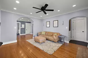 381 Douglas Ave, Crystal Lake, IL 60014 - Photo 3