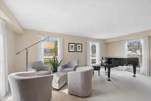 6136 Hidden Oak Dr, Crystal Lake, IL 60012 - Photo 3