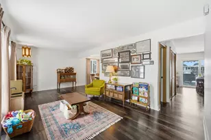 30W240 Leominster Ct, Warrenville, IL 60555 - Photo 3