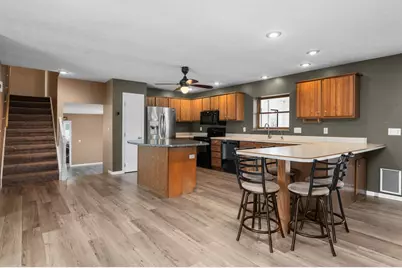 3545 W Harbor Drive, Bettendorf, IA 52722 - Photo 9