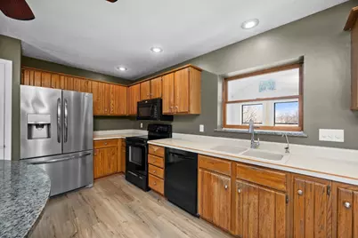 3545 W Harbor Drive, Bettendorf, IA 52722 - Photo 15
