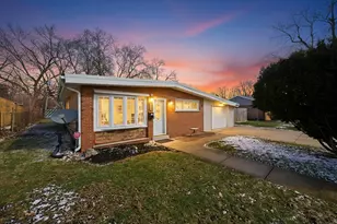 7932 W 98th Pl, Hickory Hills, IL 60457 - Photo 1