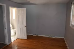 9132 S Crandon Ave, Chicago, IL 60617 - Photo 15