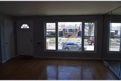 9132 S Crandon Avenue, Chicago, IL 60617 - Photo 7