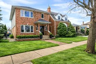 6128 N Kildare Ave, Chicago, IL 60646 - Photo 1