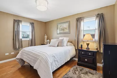 18439 Locust Street, Lansing, IL 60438 - Photo 15