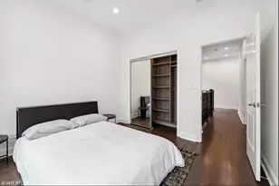 215 N Green St, Chicago, IL 60607 - Photo 9