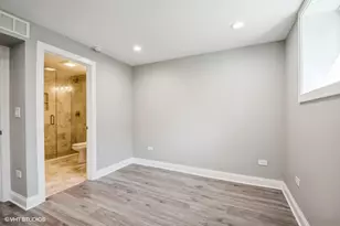 5915 N Artesian Ave, Chicago, IL 60659 - Photo 9