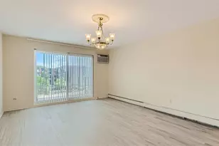 8936 N Parkside Ave, Des Plaines, IL 60016 - Photo 3