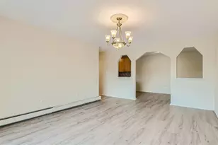 8936 N Parkside Ave, Des Plaines, IL 60016 - Photo 5