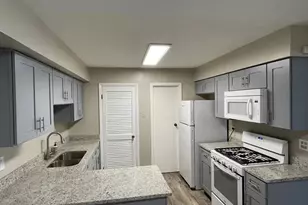 7609 Bristol Ln, Hanover Park, IL 60133 - Photo 3