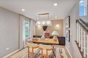 1639 Patterson Ave, North Aurora, IL 60542 - Photo 5