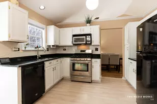 3540 Fairfax Ct, Aurora, IL 60504 - Photo 7