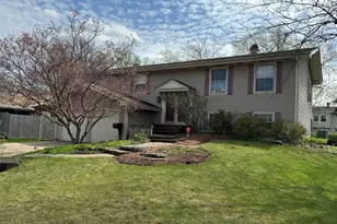 23W281 Cambridge Ct, Glen Ellyn, IL 60137 - Photo 1