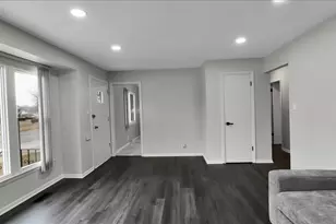 406 N Park Dr, Glenwood, IL 60425 - Photo 3