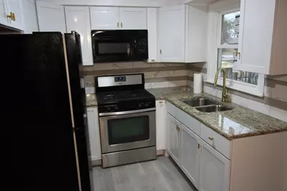 915 Hoban Avenue, Rockford, IL 61101 - Photo 7