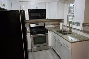 915 Hoban Ave, Rockford, IL 61101 - Photo 7