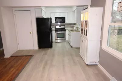 915 Hoban Avenue, Rockford, IL 61101 - Photo 19