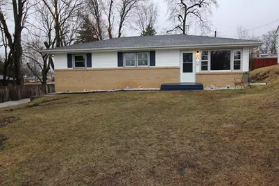 915 Hoban Avenue, Rockford, IL 61101 - Photo 1